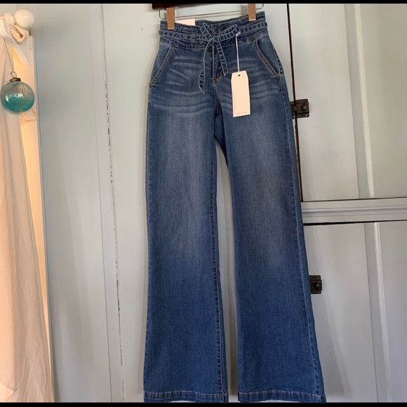 NATURE Wide Leg High Waisted Jeans NWT - Picture 2 of 2